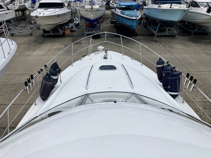 banner_094045-sea-ray-450-sedan-bridge