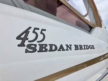 thumb_094045-sea-ray-450-sedan-bridge