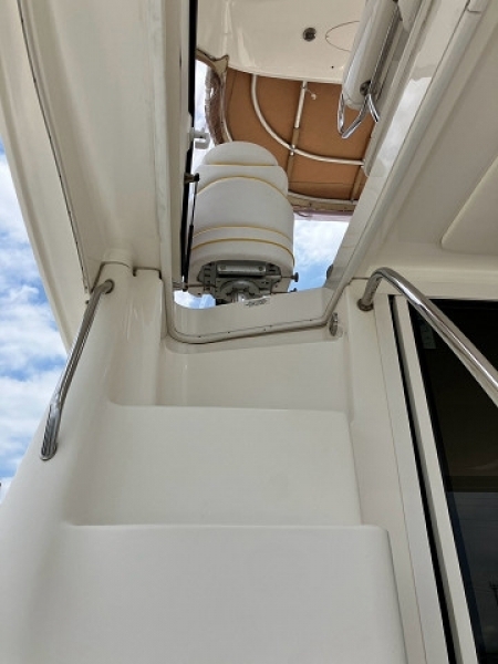 banner_094045-sea-ray-450-sedan-bridge