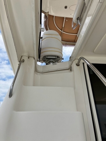 thumb_094045-sea-ray-450-sedan-bridge