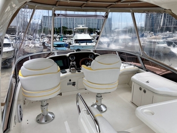thumb_094045-sea-ray-450-sedan-bridge