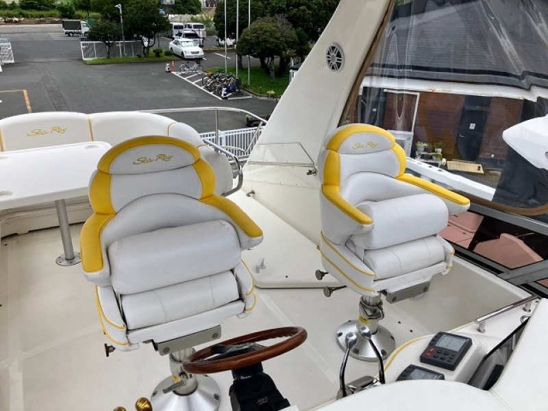 banner_094045-sea-ray-450-sedan-bridge