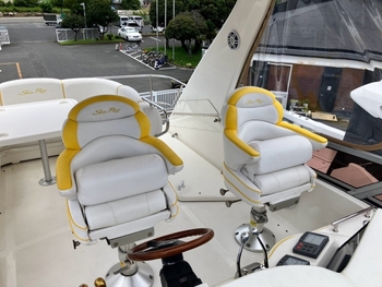 thumb_094045-sea-ray-450-sedan-bridge