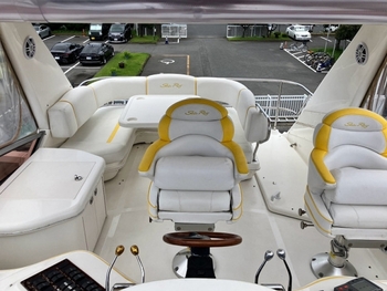 thumb_094045-sea-ray-450-sedan-bridge