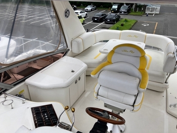 thumb_094045-sea-ray-450-sedan-bridge