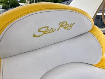 thumb_094045-sea-ray-450-sedan-bridge