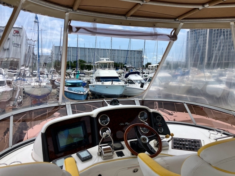banner_094045-sea-ray-450-sedan-bridge