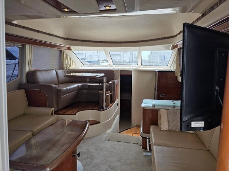 banner_094045-sea-ray-450-sedan-bridge