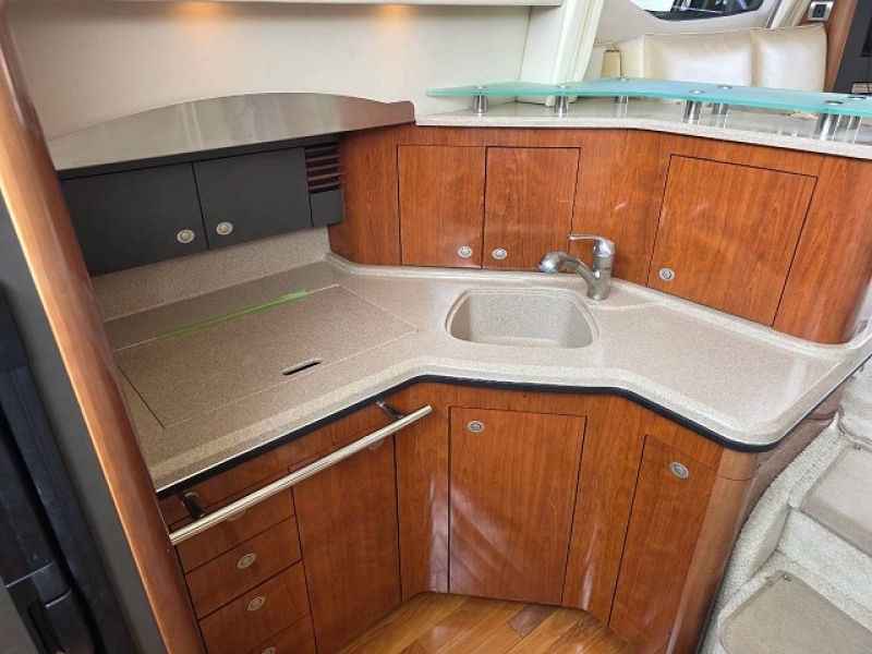 banner_094045-sea-ray-450-sedan-bridge