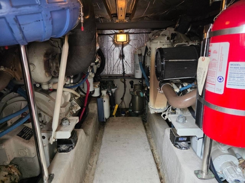 banner_094045-sea-ray-450-sedan-bridge