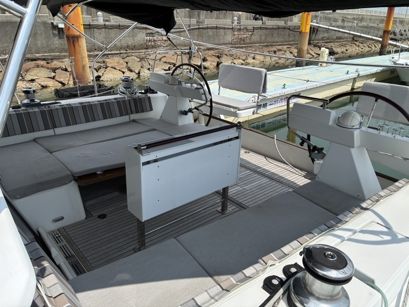 banner_094161-beneteau-sense-50