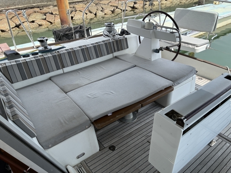 banner_094161-beneteau-sense-50