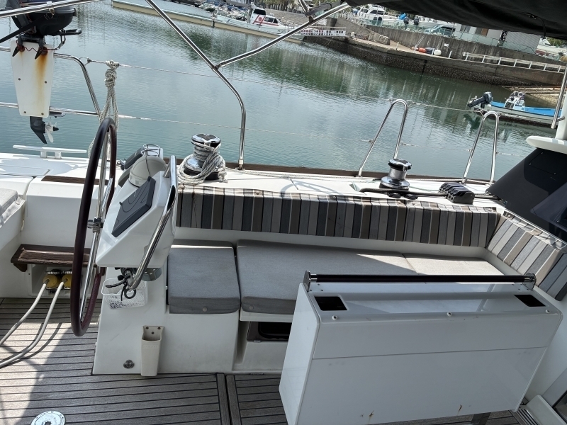 banner_094161-beneteau-sense-50
