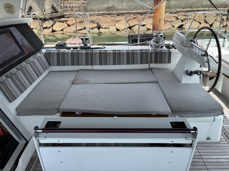 banner_094161-beneteau-sense-50