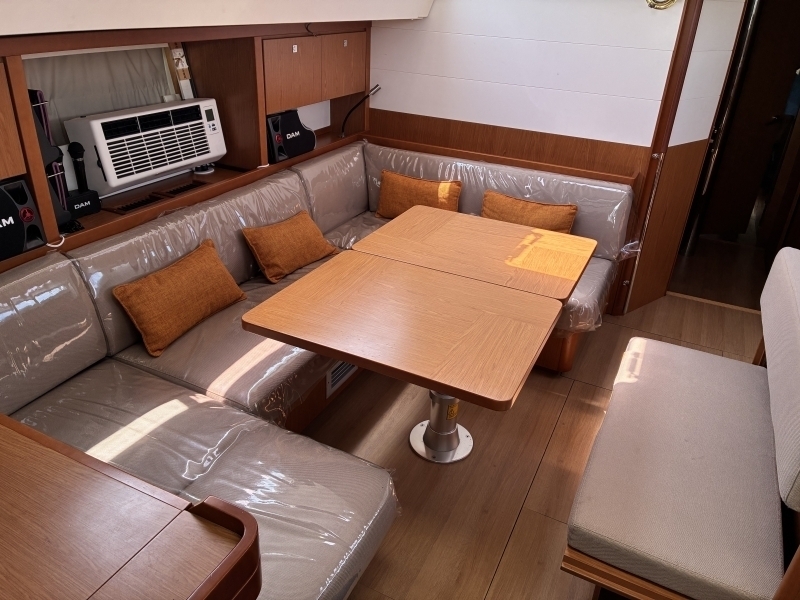 banner_094161-beneteau-sense-50
