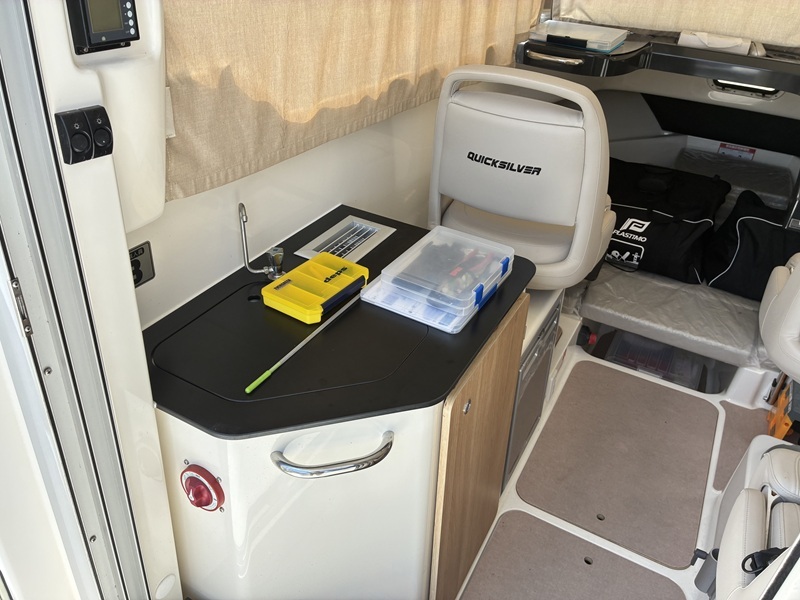 banner_094165-quicksilver-755-pilothouse