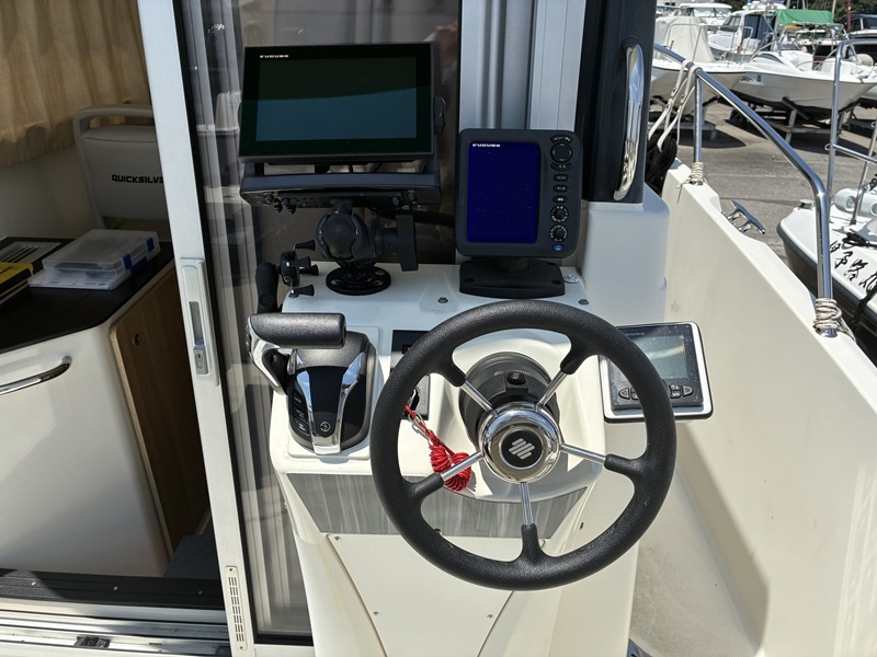 banner_094165-quicksilver-755-pilothouse