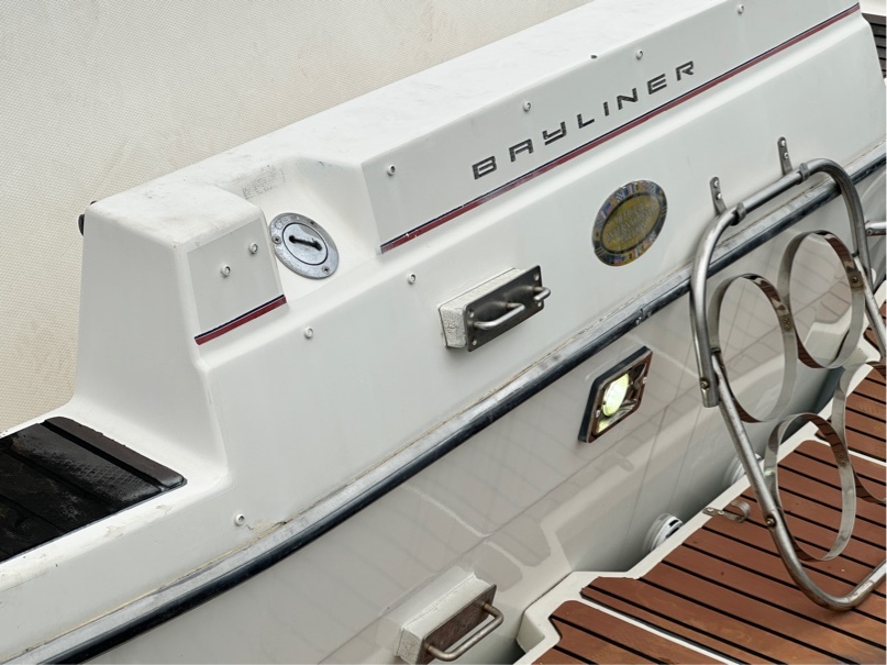 banner_094261-bayliner-25