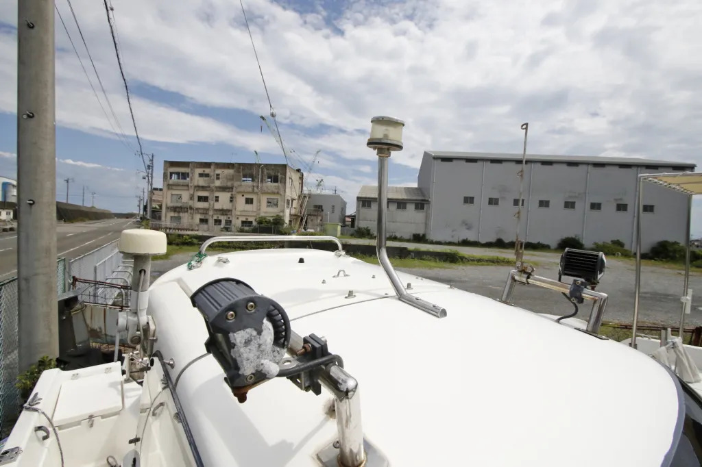 banner_094462-nissan-wing-fisher-21
