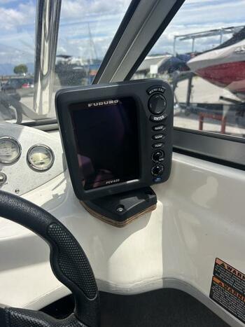 thumb_094544-bayliner-1750-br