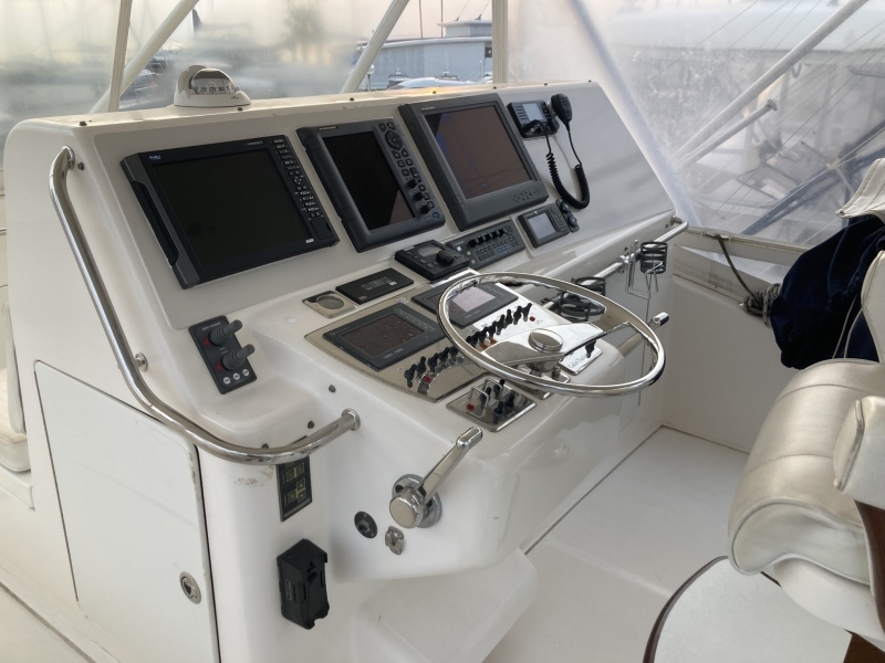 banner_094612-cabo-43-flybridge