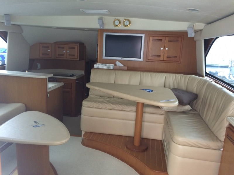 banner_094612-cabo-43-flybridge