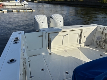 thumb_094649-boston-whaler-330-outrage