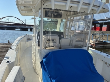 thumb_094649-boston-whaler-330-outrage