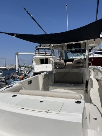 thumb_094649-boston-whaler-330-outrage