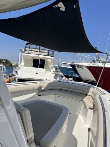 thumb_094649-boston-whaler-330-outrage