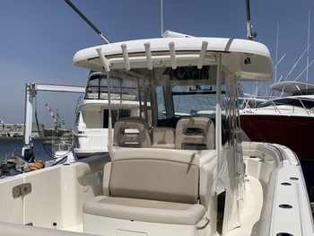 thumb_094649-boston-whaler-330-outrage