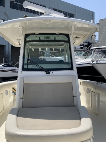 thumb_094649-boston-whaler-330-outrage