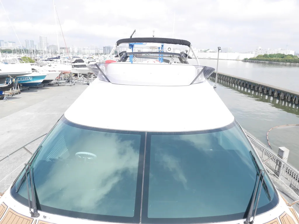 banner_094703-yamaha-exult-36-sport-saloon