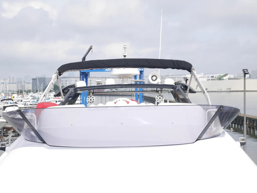 banner_094703-yamaha-exult-36-sport-saloon