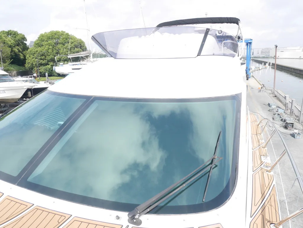 banner_094703-yamaha-exult-36-sport-saloon
