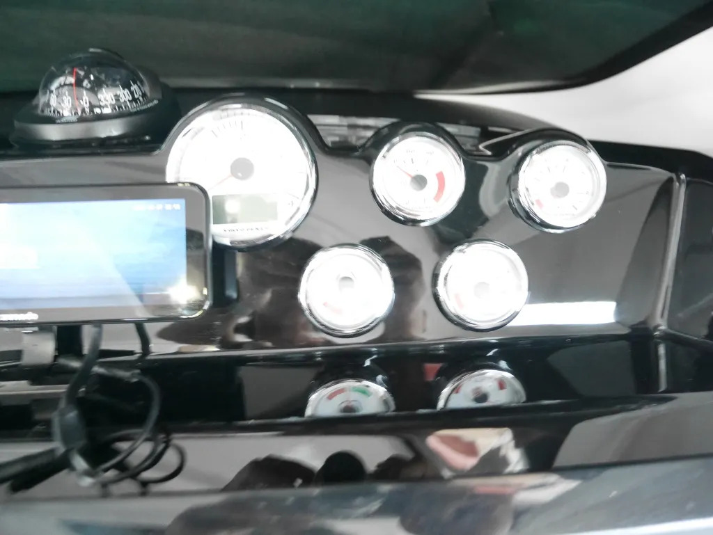 banner_094703-yamaha-exult-36-sport-saloon