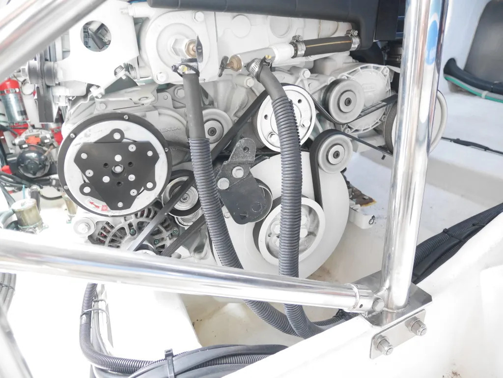 banner_094703-yamaha-exult-36-sport-saloon
