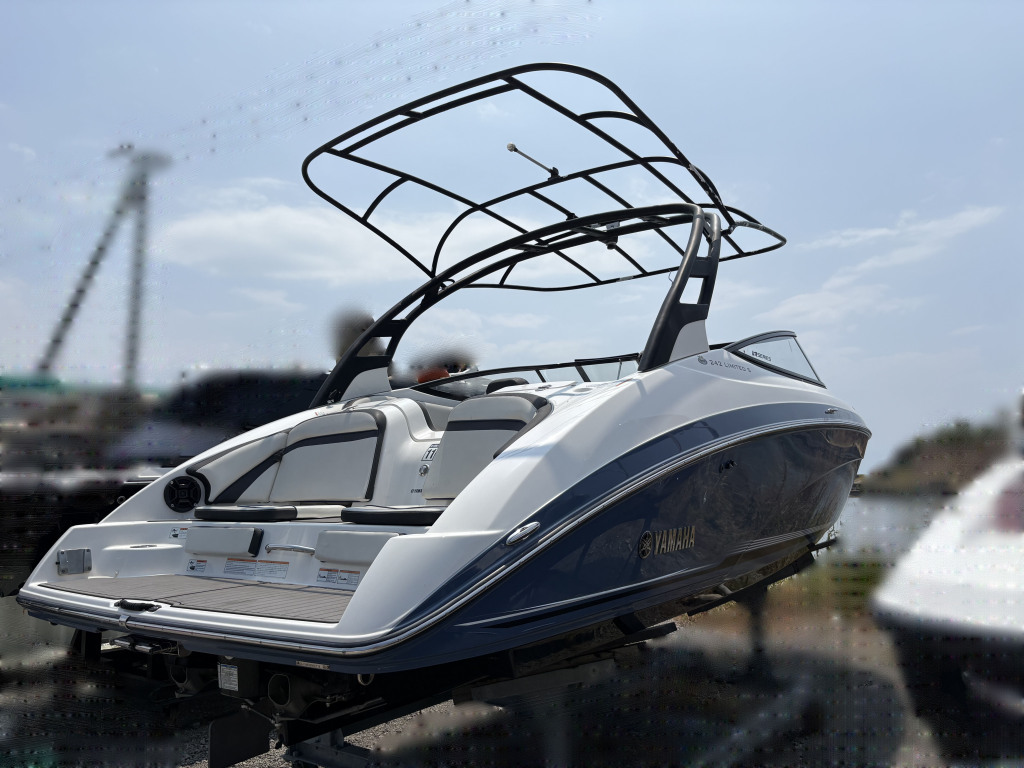 banner_094756-yamaha-ar-242-limited