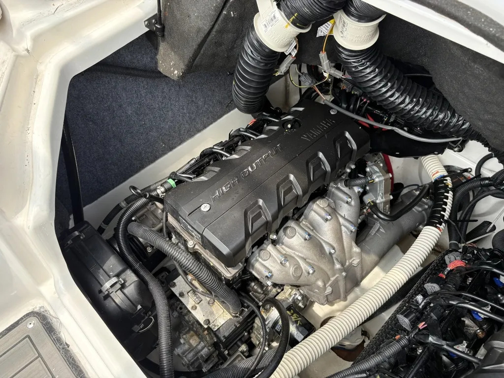 banner_094756-yamaha-ar-242-limited
