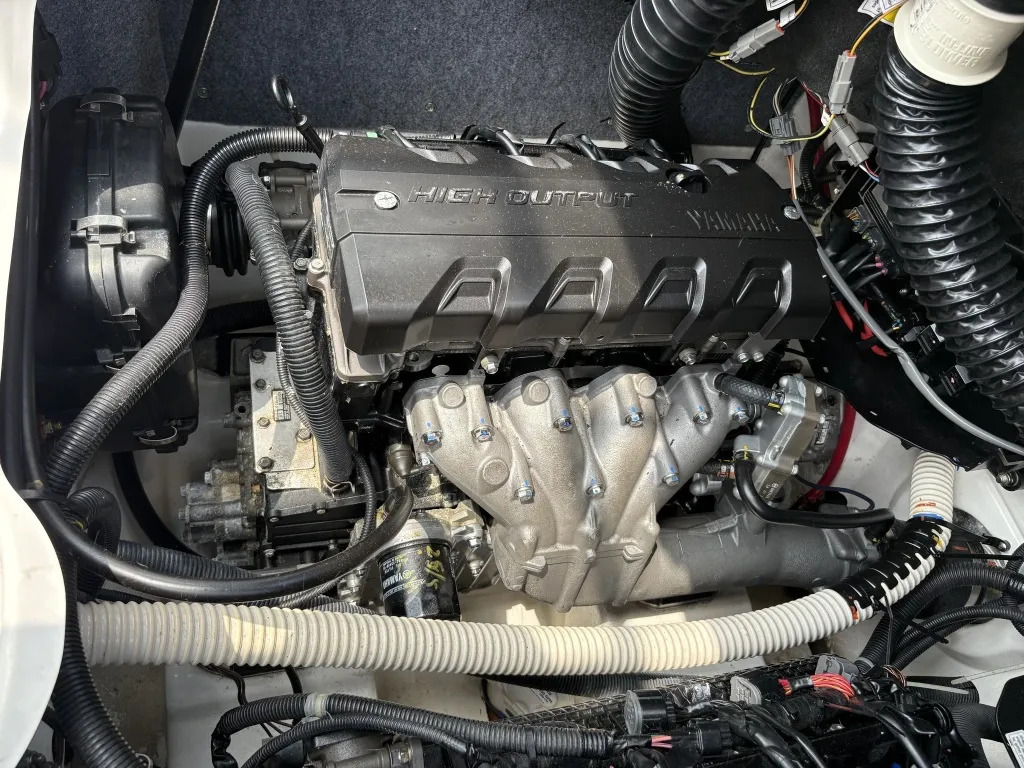 banner_094756-yamaha-ar-242-limited