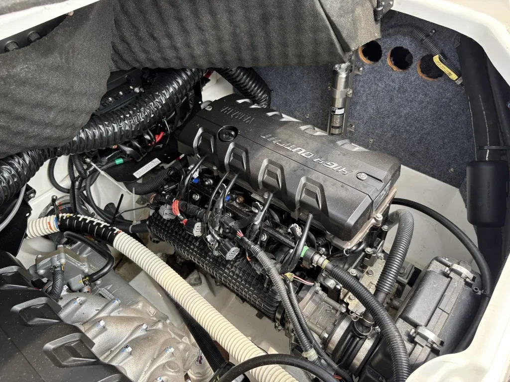 banner_094756-yamaha-ar-242-limited