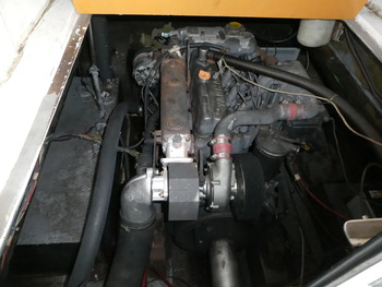 thumb_094805-yanmar-de28