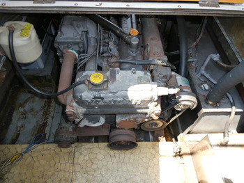 thumb_094805-yanmar-de28
