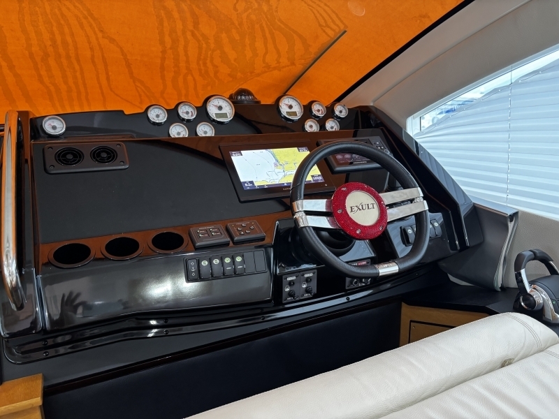 banner_094868-yamaha-exult-36-sport-salon