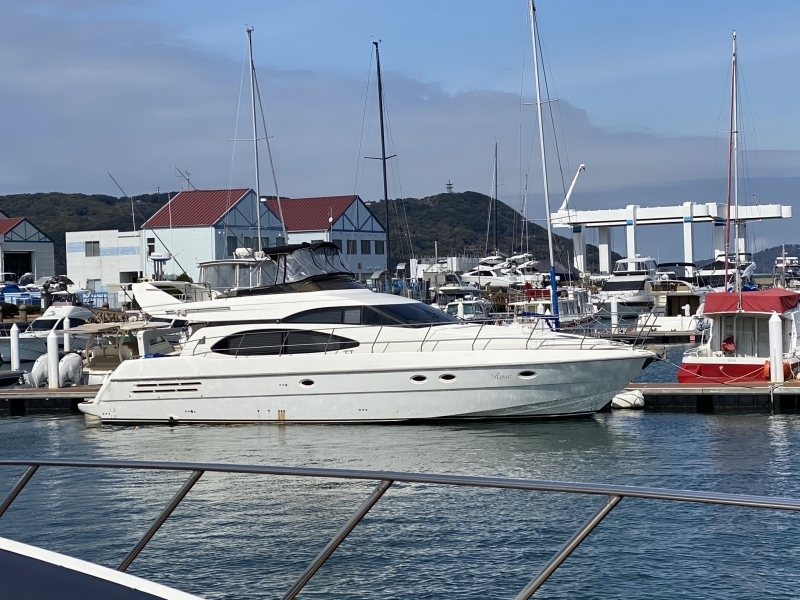 banner_095045-azimut-yachts-58