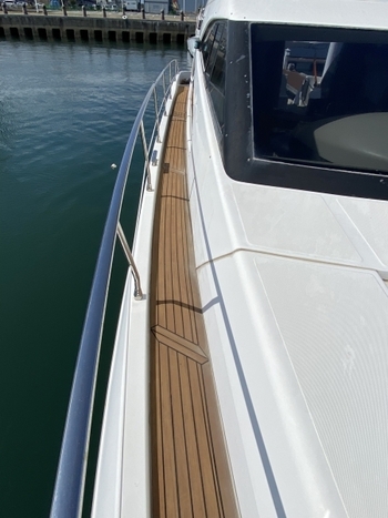 thumb_095045-azimut-yachts-58