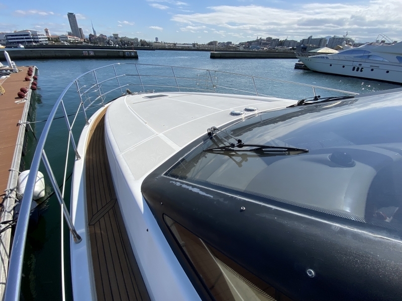 banner_095045-azimut-yachts-58