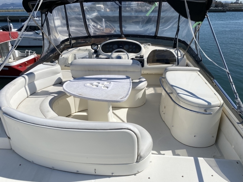 banner_095045-azimut-yachts-58
