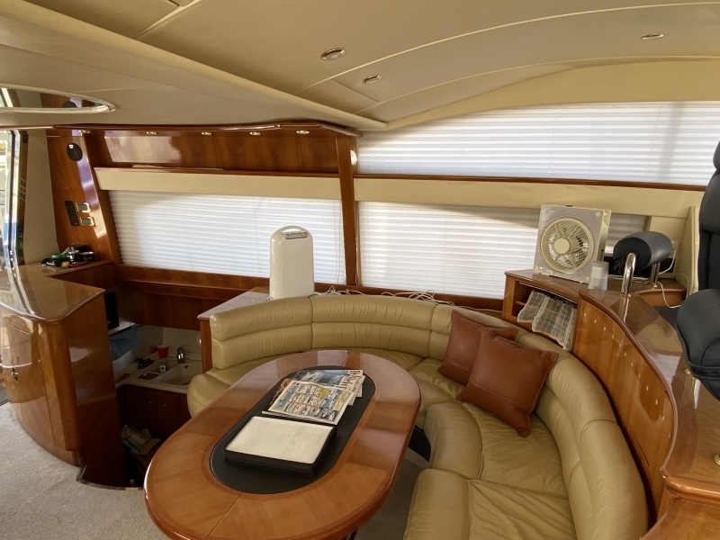 banner_095045-azimut-yachts-58