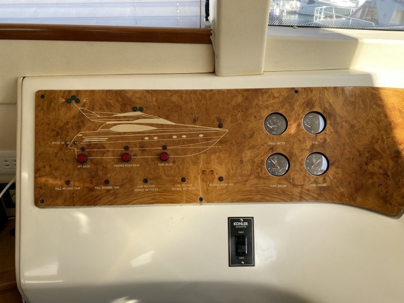 banner_095045-azimut-yachts-58